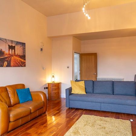 Apartment No 1 - The Old Red King Pub, Whitefield, 맨체스터 외부 사진