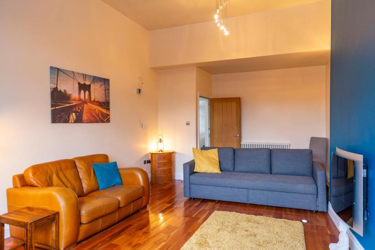 Apartment No 1 - The Old Red King Pub, Whitefield, 맨체스터 외부 사진