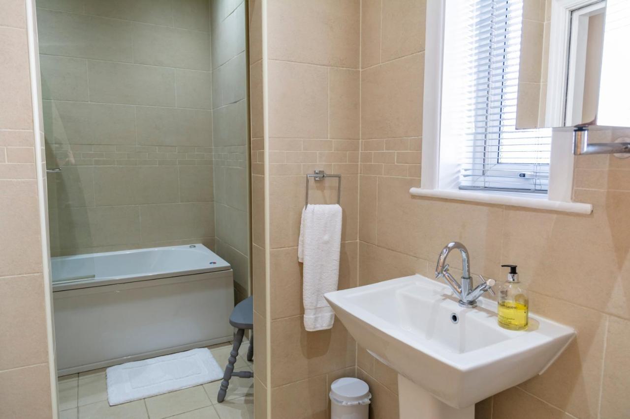 Apartment No 1 - The Old Red King Pub, Whitefield, 맨체스터 외부 사진